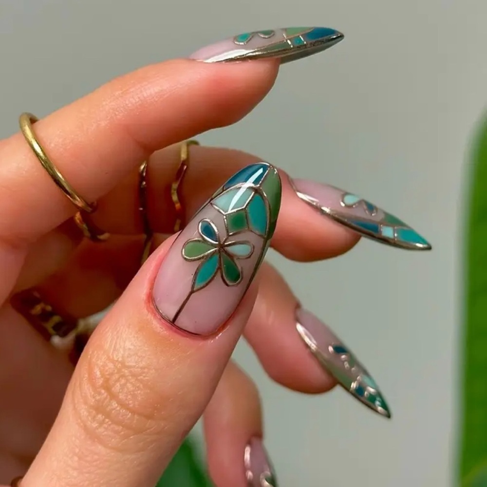 NWT Emerald Green Stained glass Floral Press On Nail reusable, medium 24 pc set